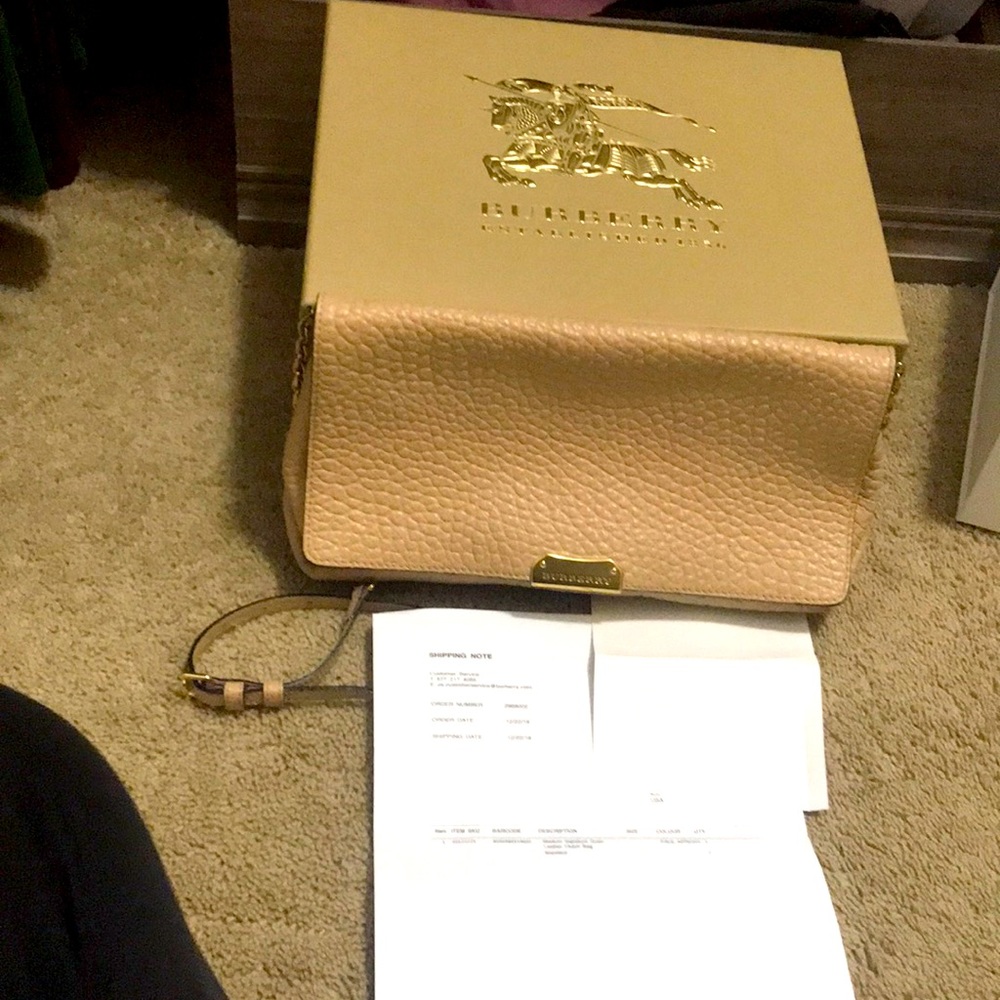 Burberry Medium Signature Grain Leather Clutch Bag Pale Apricot